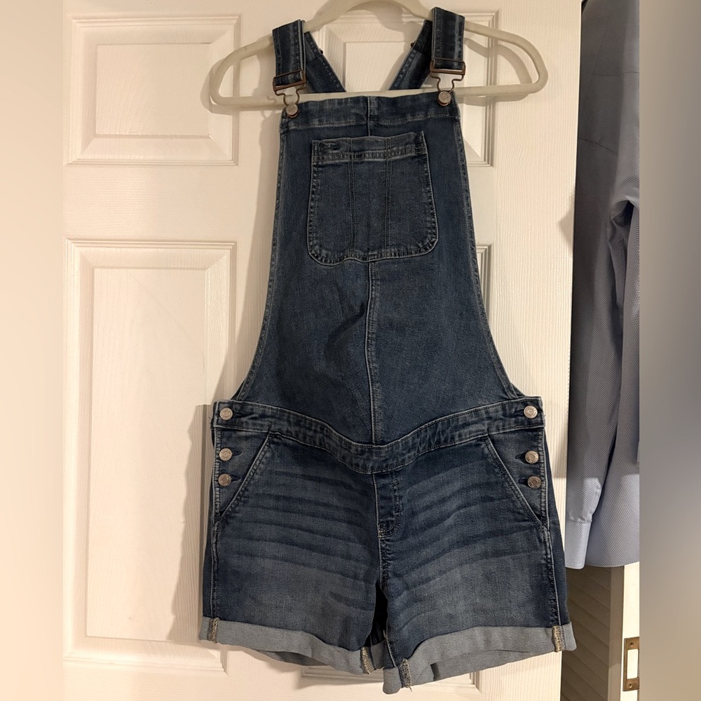 NWOT Gap Maternity Short Overalls
